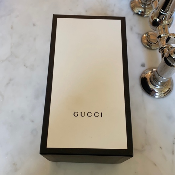 Gucci box - Picture 1 of 2